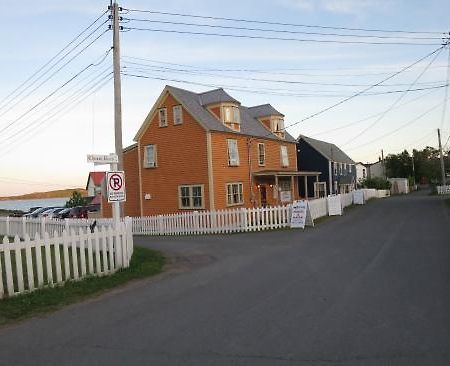 Trinity Eco-Tours Lodge Eksteriør billede